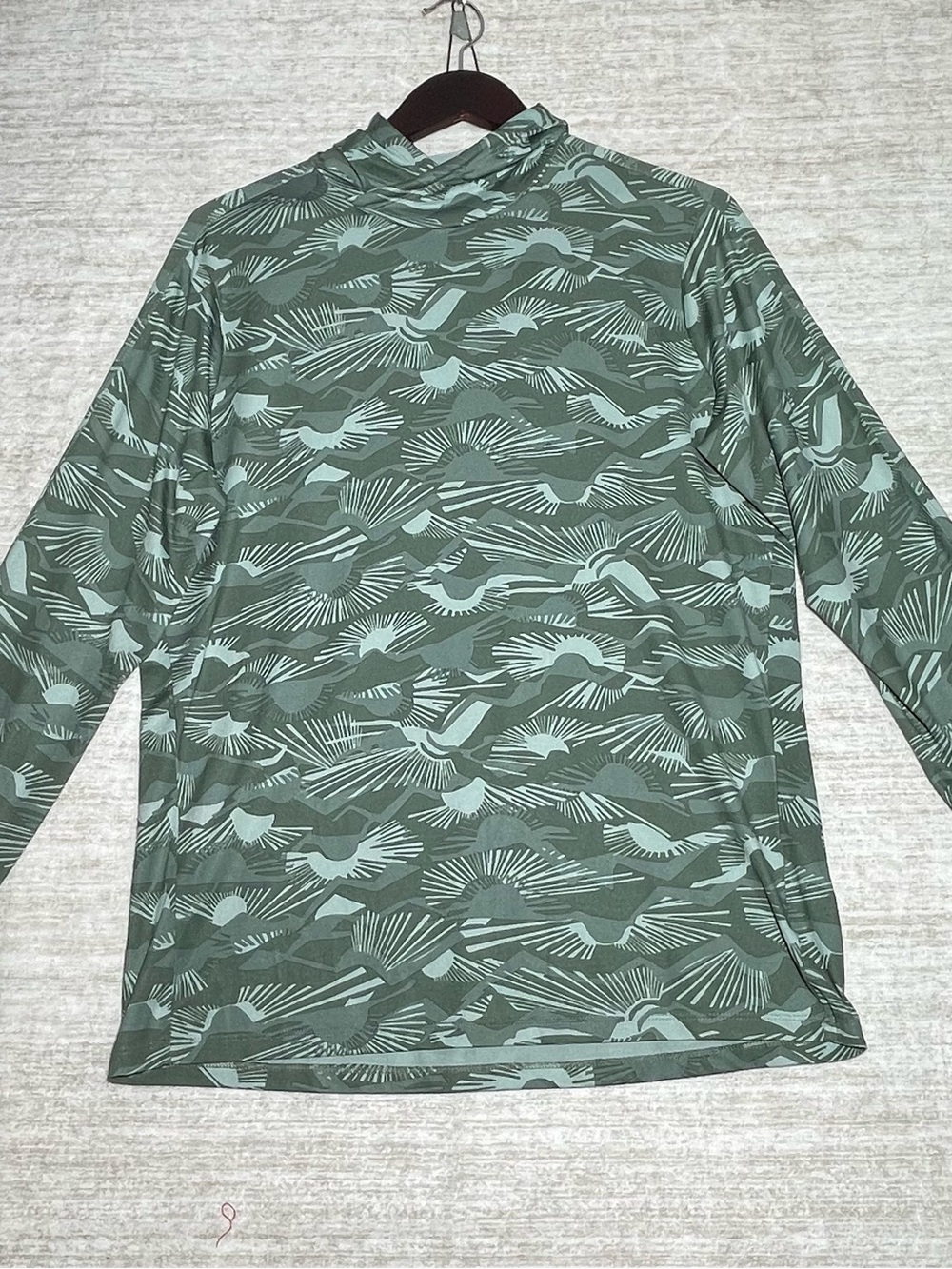 REI Women's Green Patterned Long-Sleeve Performance Top